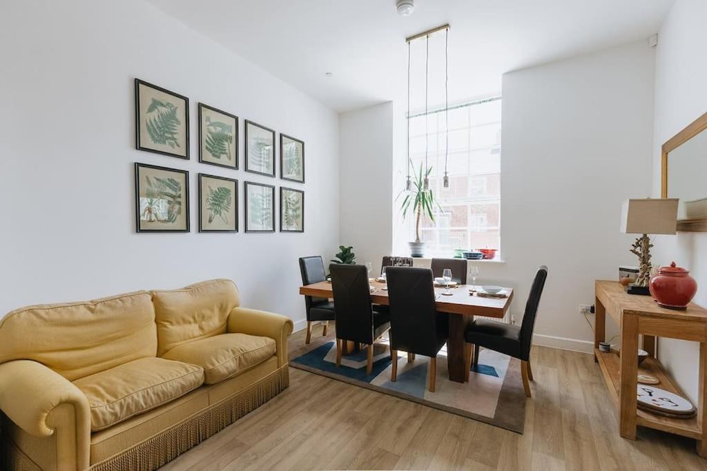 Bobbin Row - Grade 2 Listed Property With A Beautiful Design With Access To Leeds Лидс Экстерьер фото
