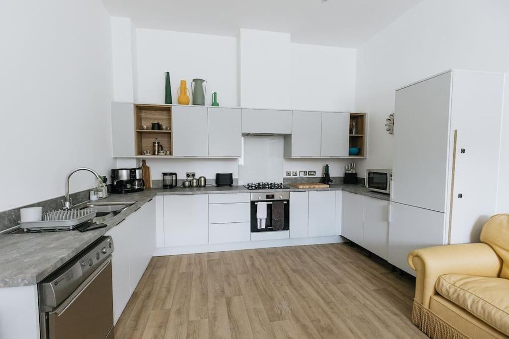 Bobbin Row - Grade 2 Listed Property With A Beautiful Design With Access To Leeds Лидс Экстерьер фото