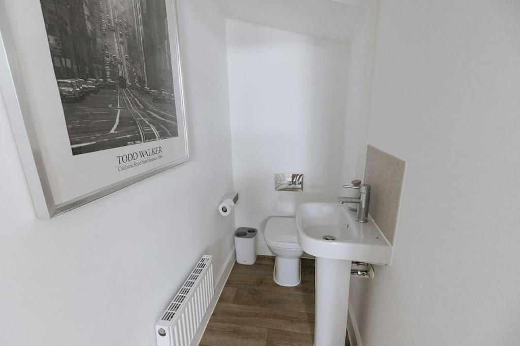 Bobbin Row - Grade 2 Listed Property With A Beautiful Design With Access To Leeds Лидс Экстерьер фото