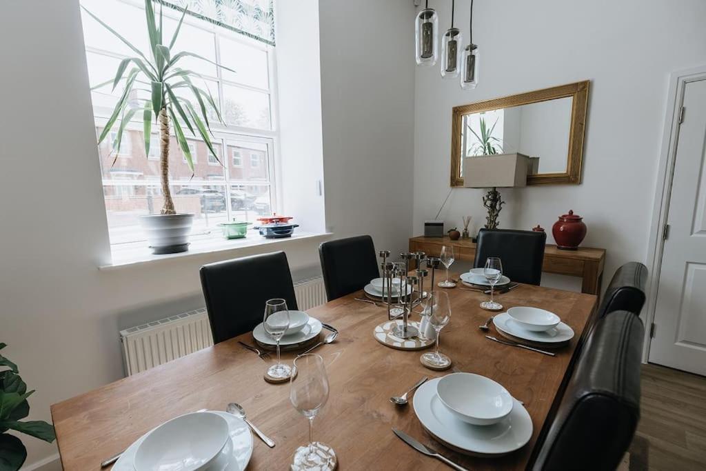 Bobbin Row - Grade 2 Listed Property With A Beautiful Design With Access To Leeds Лидс Экстерьер фото